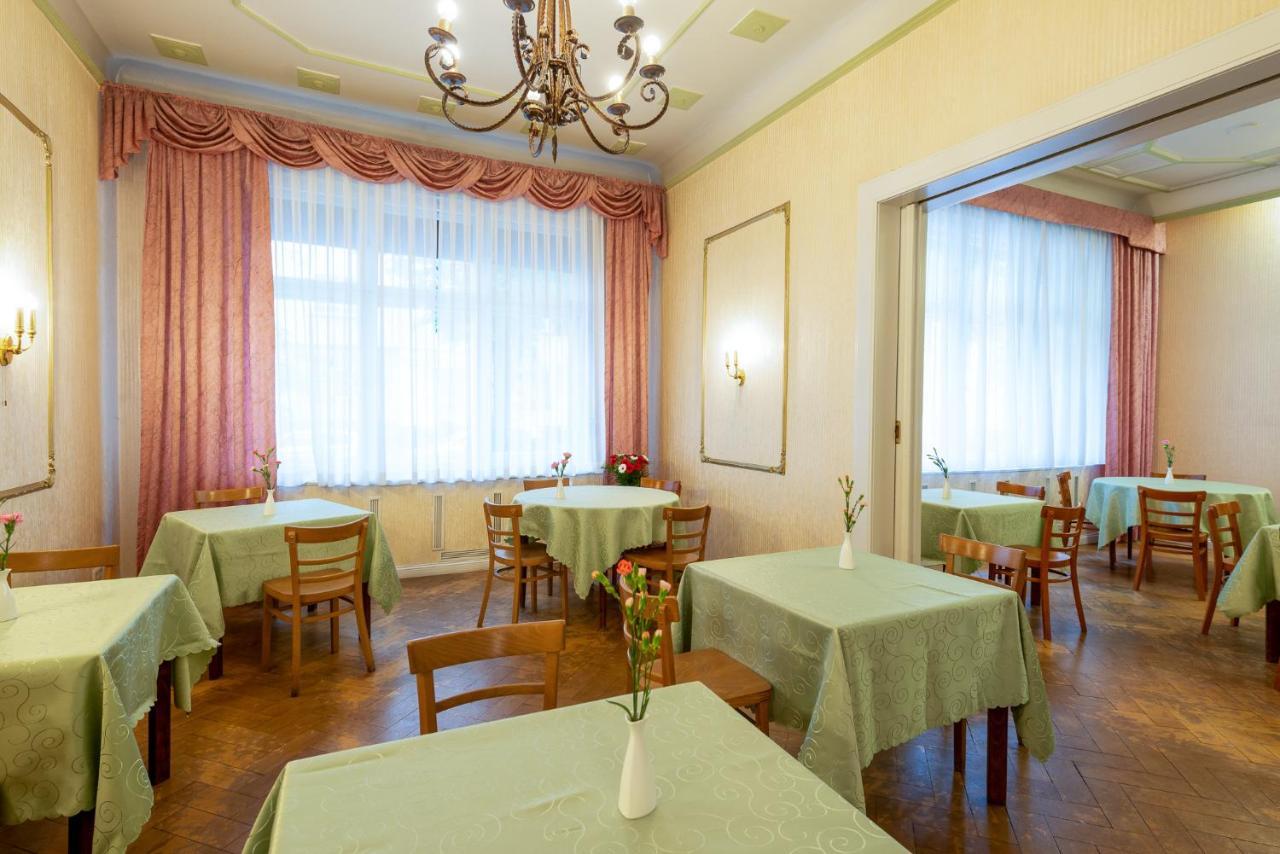 W22 Am Kurfuerstendamm Berlin